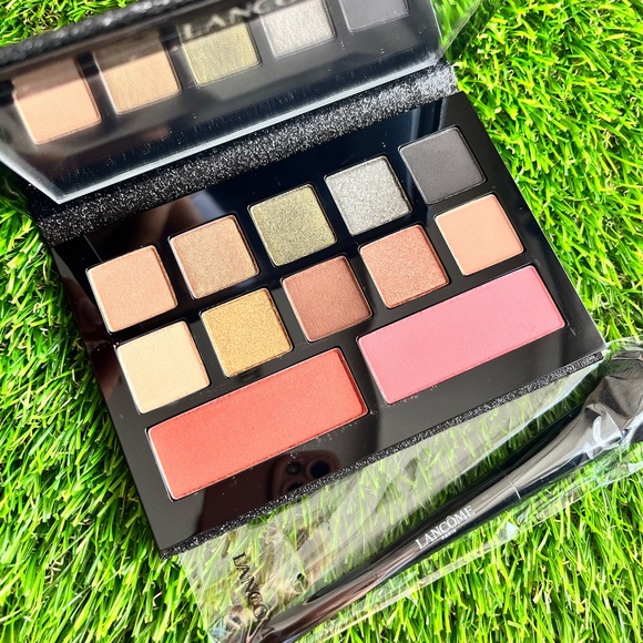 Lancome Other - Lancome eye shadow and blush palette and double end make up brush